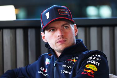 Max Verstappen bijt van zich af na door Mercedes verspreide 'leugens': 'Waarom zou ik dat doen?'