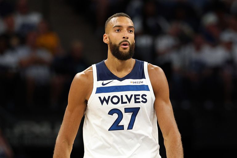 Franse NBA-basketballer stuurt zwangere vriendin uit huis: 'Pijnlijkste tijd van mijn leven'
