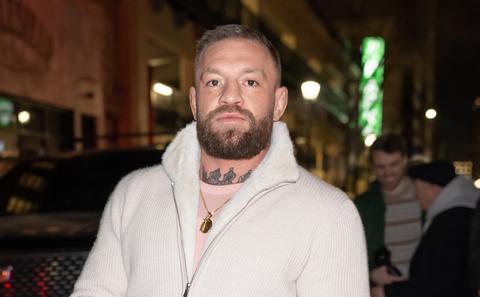 UFC kondigt sensationele terugkeer Conor McGregor officieel aan: notoire vechter al snel in actie tegen rivaal
