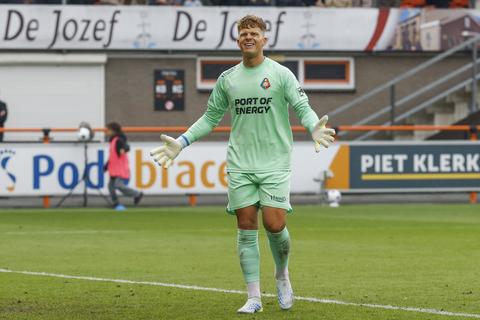 Bizarre heldenrol voor scorende Ronald Koeman Jr. in degradatiekraker Telstar