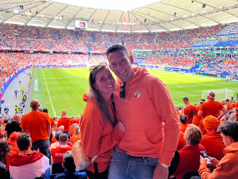 Nederlandse scheidsrechters vormen attractie op EK: 'Hij was belangrijker dan de wedstrijd'