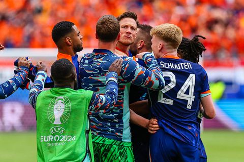 Hugo Borst keihard uitgelachen tijdens Nederland - Polen, maar excuses maakt hij niet