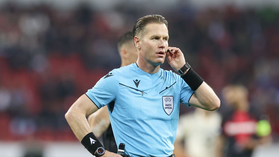 Scheidsrechter Danny Makkelie weet eindelijk wanneer hij mag fluiten op het EK voetbal