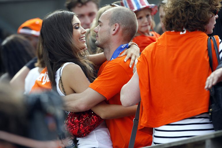 Yolanthe Cabau openhartig over 'heel heftige' breuk met oud-topvoetballer Wesley Sneijder: 'Het bleef maar doorgaan'