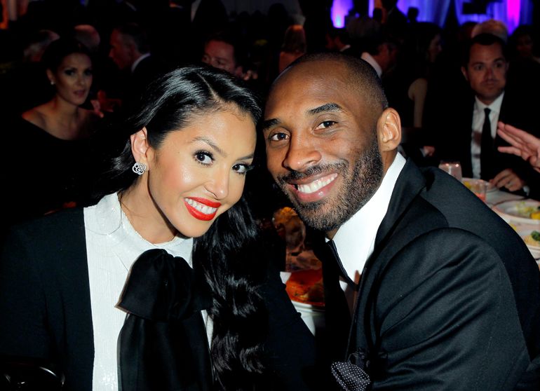 Weduwe Kobe Bryant breekt haar stilte over zwangerschap met jongere basketballer