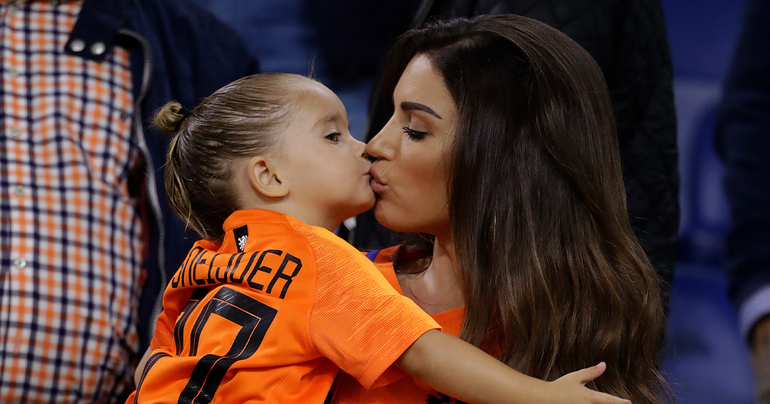 Yolanthe Cabau heeft boodschap voor 'best wel grove' moedermaffia na kritiek op zoon Xess Xava (9)