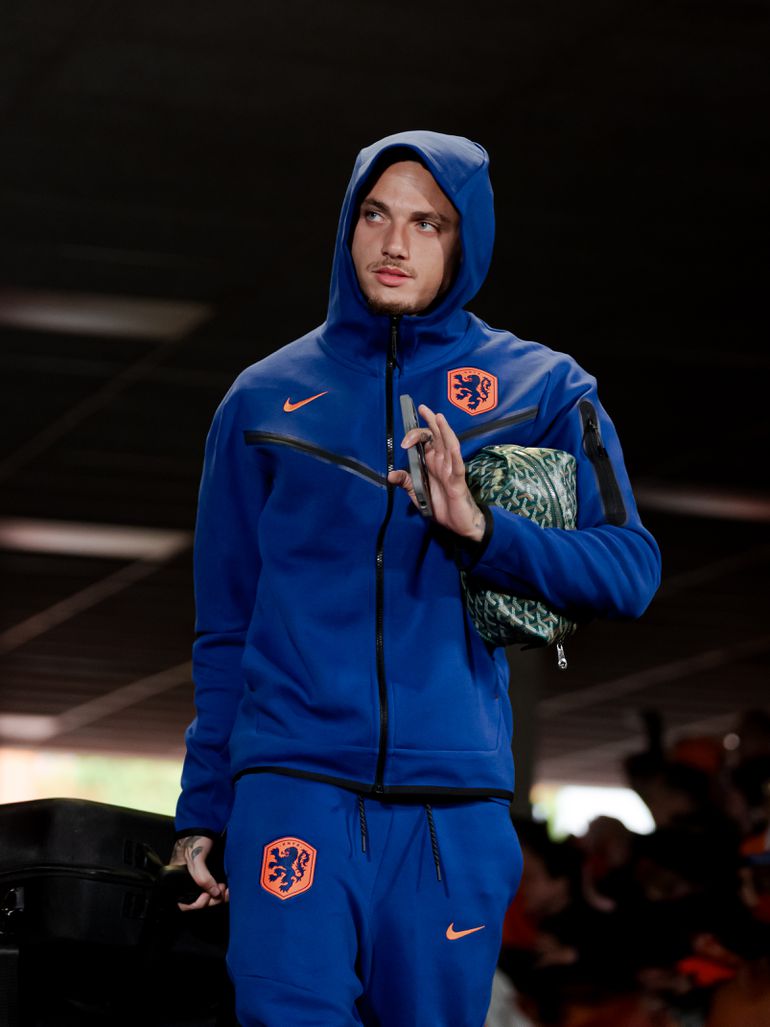 PSV gaat de mist in met felicitatie aan sterspeler Noa Lang: 'Wie is dit?'