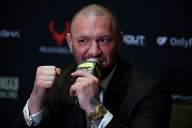 Nieuw schandaal rond Conor McGregor: veelbesproken vechter slaat persoon in nachtclub op brute wijze knock-out