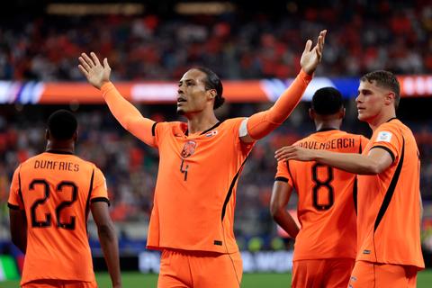 Dit is waarom de Oranje-tenues tijdens het WK voetbal 'vlekken' worden op tv