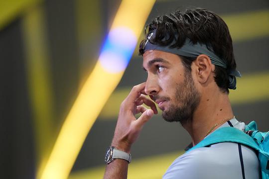 Toptennisser (24) deelt flinke tegenvaller in aanloop naar Wimbledon: 'Geen gemakkelijke beslissing'