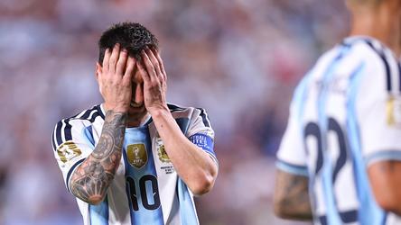 Lionel Messi barst in tranen uit na eerste goal Argentinië tegen Algerije: 'Moeilijke dagen gehad'
