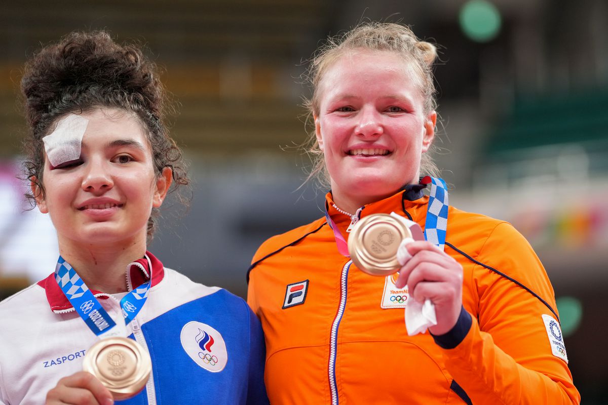 Judoka Sanne van Dijke leed zwaar onder zelfdoding van broer (29): 'Dan staat je leven op z'n kop'