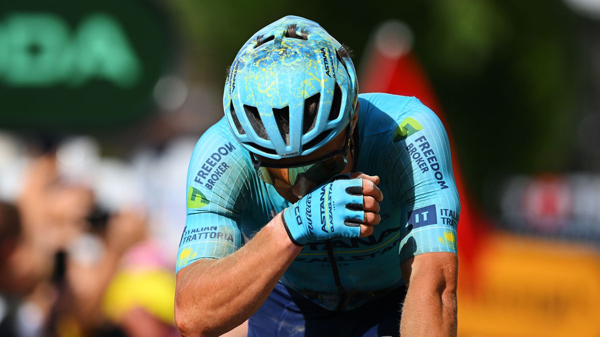 Alexey Lutsenko barst in tranen uit na lijdensweg tijdens Tour de France