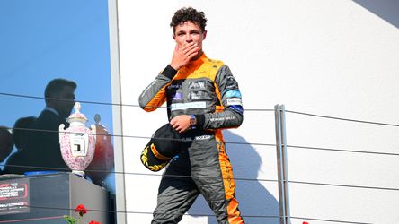 De ultieme goedmaker: Lando Norris doet met speciale helm 'ongelukje' van vorig jaar vergeten