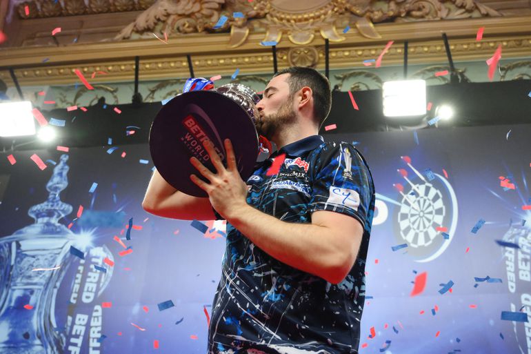 Dit is het prijzengeld voor World Matchplay: darters verdienen volgend jaar nóg meer op 'zomer-WK'