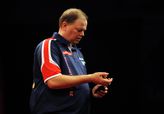 Dartslegende Raymond van Barneveld 'vluchtte' naar Zuid-Afrika: 'Moest de politie inschakelen'
