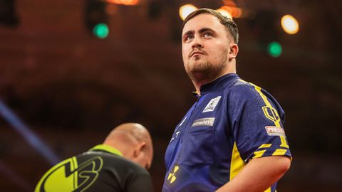 Luke Littler is nog altijd niet over deceptie tegen Michael van Gerwen heen: 'Ging niet best'