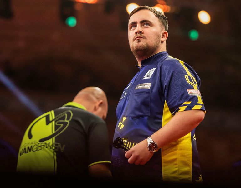 Luke Littler is nog altijd niet over deceptie tegen Michael van Gerwen heen: 'Ging niet best'