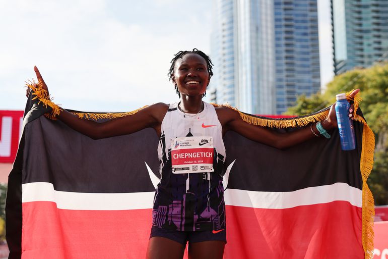 Rivale van topatlete Sifan Hassen loopt tegen de lamp: wereldrecordhoudster op de marathon voorlopig geschorst