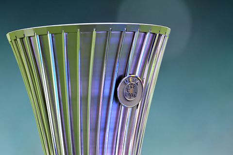 Ongekend hoge straffen na gigantisch schandaal: UEFA grijpt keihard in en deelt levenslange schorsingen uit