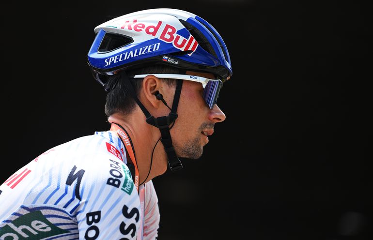 Topwielrenner Primoz Roglic zorgt voor gefronste wenkbrauwen in Tour de France: 'Levenslang schorsen'