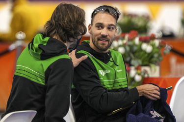 Topschaatser Kjeld Nuis neemt zijn trainer volledig op de hak: 'Oh ja, joh...'