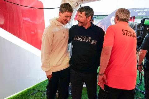 Mark van Bommel beleefde bijzonder moment met voetballende zoon (21): 'Ik dacht dat hij mij bedoelde'