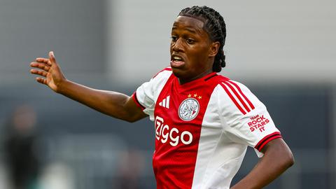 Oud-Ajacied komt met opvallende reactie op transfer van jonge Ajax-aanvaller (19)