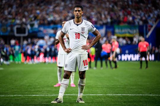 Gebroken Jude Bellingham doorbreekt stilte met emotioneel gedicht na pijnlijke halve finale op WK voetbal
