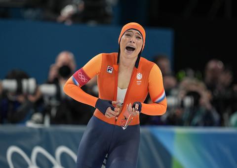 Noa Vahle haalt Jutta Leerdam aan bij discussie in De Oranjezomer: 'Toen zag je haar sportbeha'