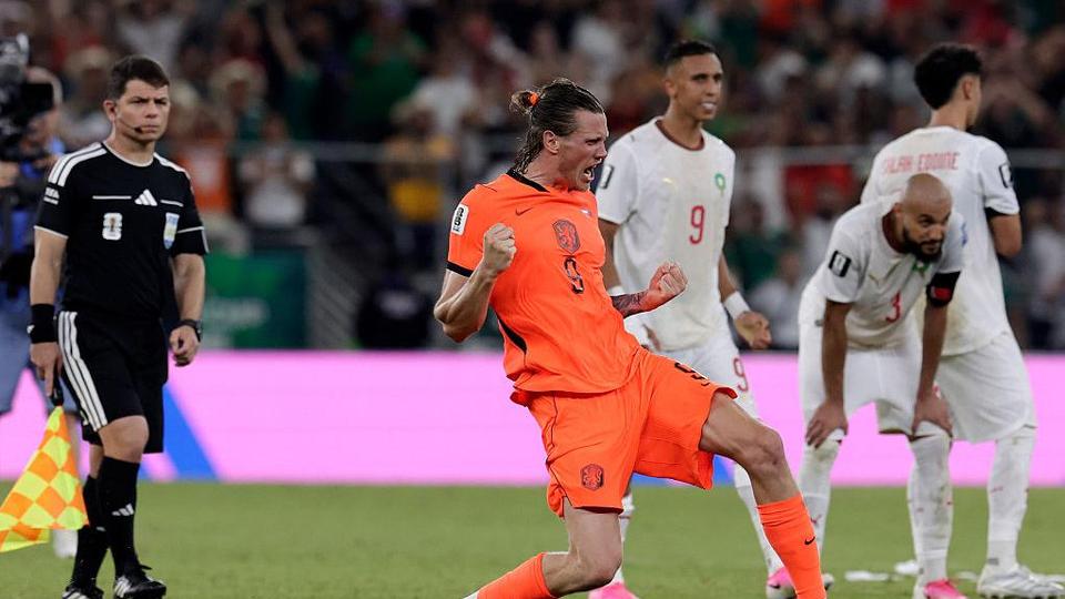 Wout Weghorst nadat Oranje wél een penalty benutte. ©Getty Images.