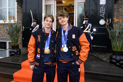 Shorttrackkampioen Jens van 't Wout (24) doet opvallende bekentenis: 'Ik bak er helemaal niks van'