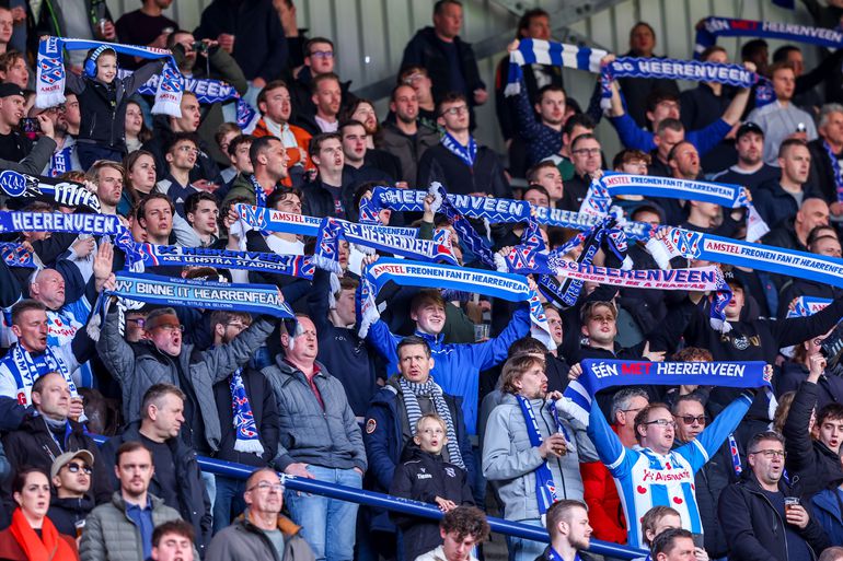 Dit is de treurige reden dat Heerenveen-fans al twee seizoenen op rij klappen in de 23ste minuut