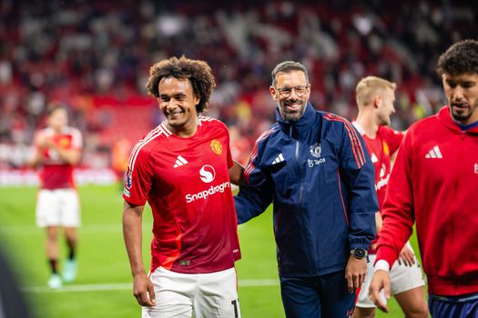 Joshua Zirkzee komt in bijzonder rijtje bij Manchester United, Van Persie reageert: 'Hoe is het mogelijk?'