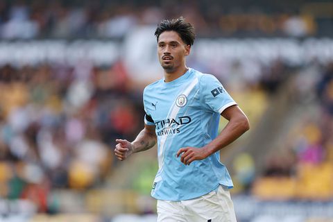 Prachtig beeld: vader van Tijjani Reijnders apetrots na Premier League-debuut