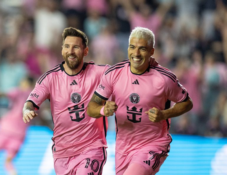 Voetbaliconen Lionel Messi en Luis Suárez zorgen voor verrassing bij nieuwe club