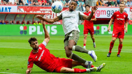 PSV-trainer Peter Bosz deelt zorgwekkende update over uitgevallen Alassane Pléa: 'Vrees met grote vrezen'