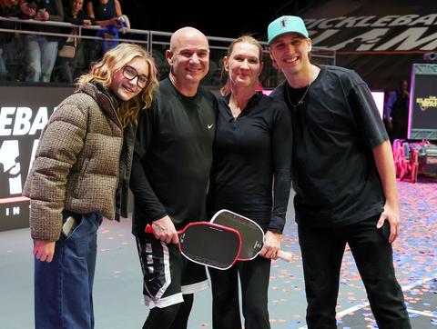 Tennisiconen Andre Agassi en Steffi Graf genieten samen van bjizondere activiteit