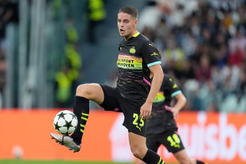 Joey Veerman voelt de bui al hangen na fout tegen Juventus: 'Iedereen zal er wel weer wat van vinden'