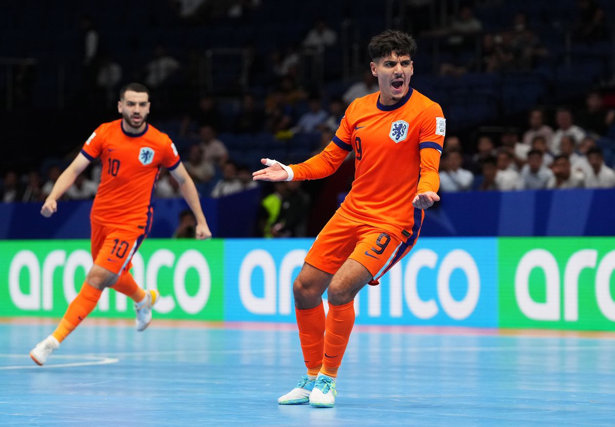 Nederland druipt ondanks wereldgoal Ismail Ouaddouh teleurgesteld af na tweede groepsduel WK futsal