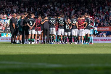 Brian Priske zegt nog één keer iets over de 'huddle' bij Feyenoord: 'Je moet het niet persoonlijk maken'