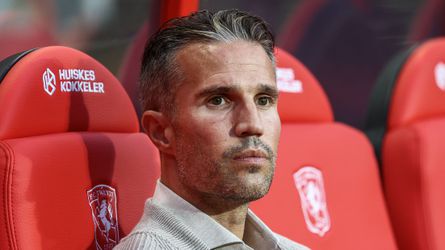 Robin van Persie pareert kritiek na enorme nederlaag Heerenveen: 'De mood is positief'