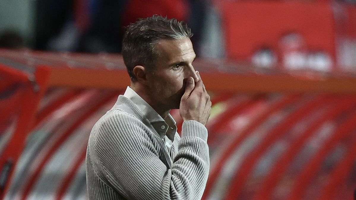 Robin van Persie en Heerenveen verliezen ook van FC Twente, maar kunnen hoop putten uit tweede helft