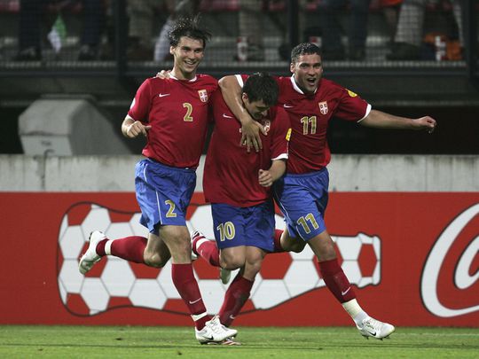 Tragisch incident in veteranencompetitie: Servische ex-international (41) overlijdt op voetbalveld