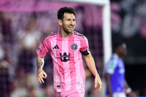 Bizar record voor Lionel Messi: verzamelkaartje verkocht voor astronomisch bedrag