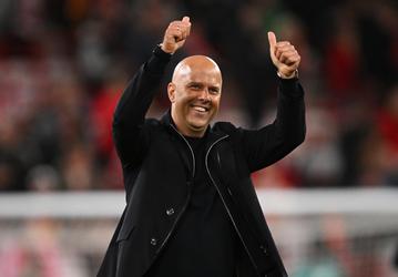 Engelse media zien 'onbezongen held' bij spektakelstuk Liverpool: 'Hij is cruciaal in alles wat Slot wil'