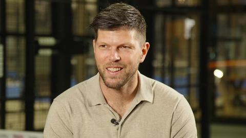 Voetbalicoon Klaas-Jan Huntelaar (43) openhartig over gevolgen van burn-out: 'Dat heeft mij genekt'