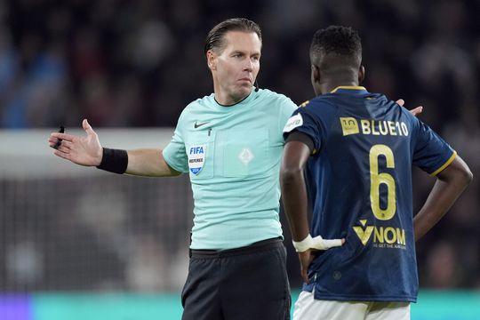 Danny Makkelie brengt op beruchte dag opvallend bezoek aan stadion van PSV