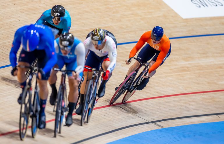 Harrie Lavreysen wijst foutje aan waardoor het misging bij keirin: 'Ik was aan het kloten'