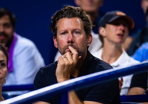 Toptennisster gaat in zee met veelbesproken coach, maand nadat hij aan de kant werd gezet